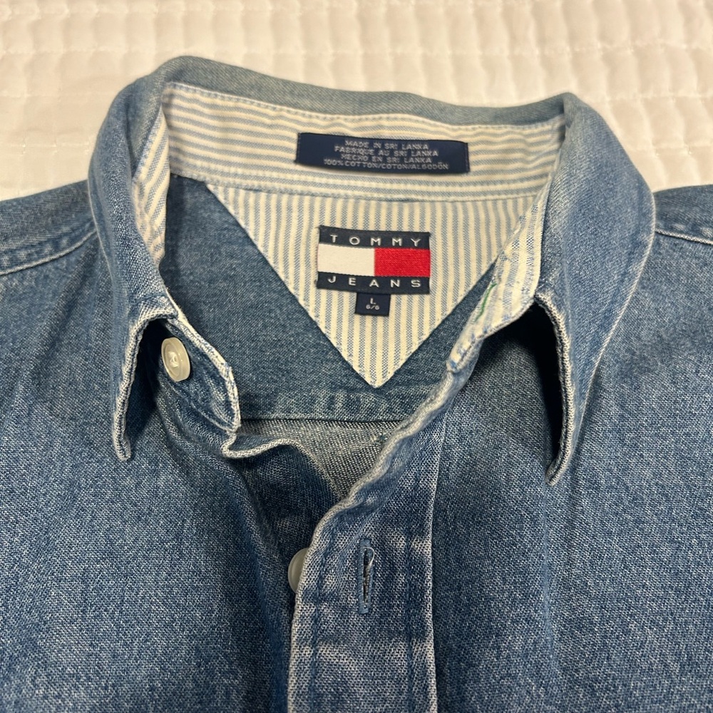Vintage 90s Tommy Jeans Tommy Hilfiger Classic Blue Denim Shirt men’s size large - Picture 2 of 8